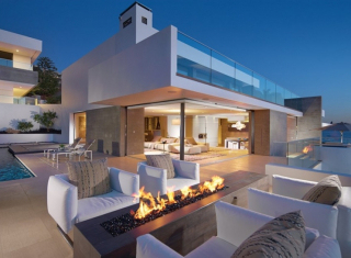 Ngôi nhà lãng mạn đáng kinh ngạc trên đại dương, California